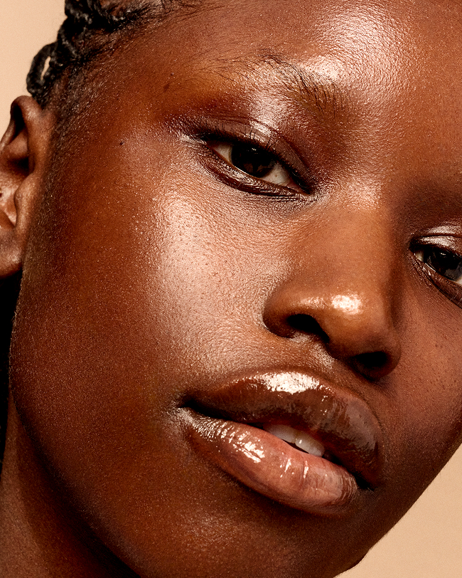 SHOT 1_HONEY MILK Aminata + Tehya – dewy + juicy no product_148 1 SHOT 1_HONEY MILK Aminata + Tehya – dewy + juicy no product_148 1
